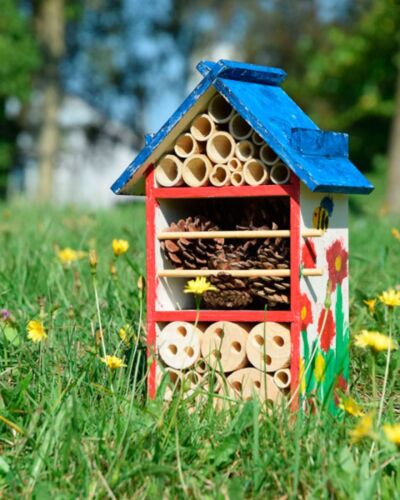 Insektenhotel zum Bemalen